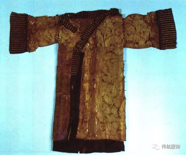 两千年楚国服饰风流：复原历史中真实的宽袍大袖 | 江陵马山楚墓_百科TA说