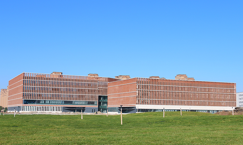  p> b>东北大学 /b>( i>northeastern university /i>),坐落于辽宁省 