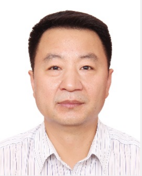 董峰,男,汉族,1972年11月生,大学学历