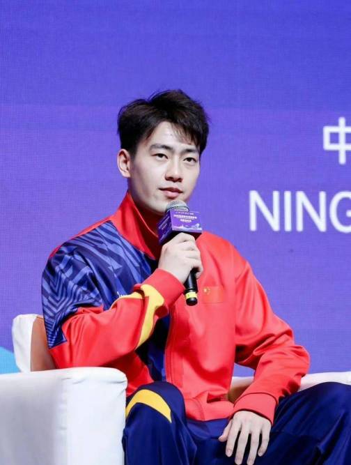 王昶（2001年出生的中国男子羽毛球运动员）_百度百科