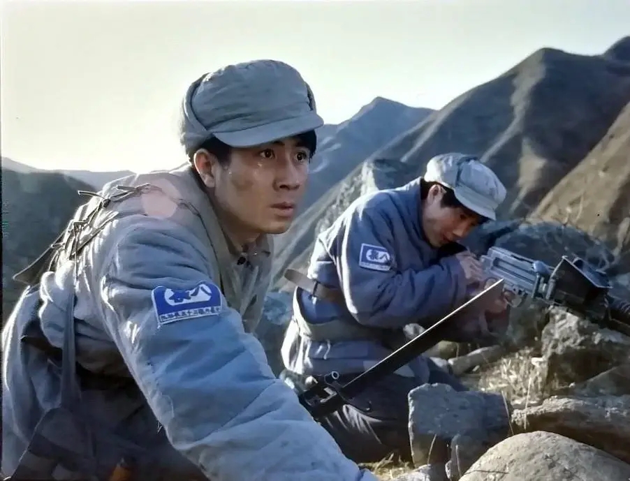 《蓝色的花》是由 a target="_blank" href="/item/北京电影制片厂