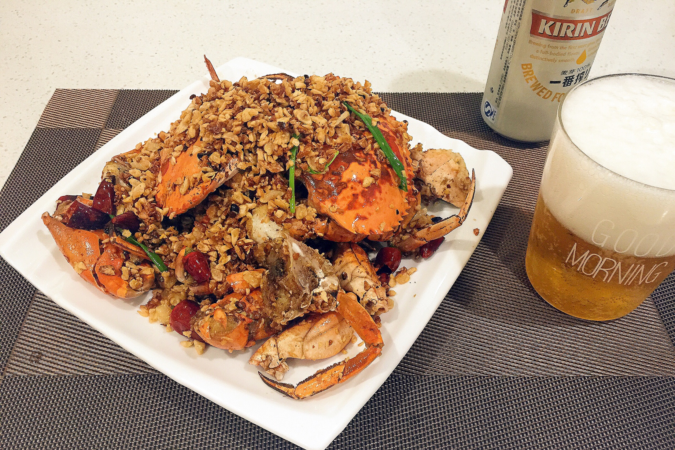 避风塘金蒜炒蟹
