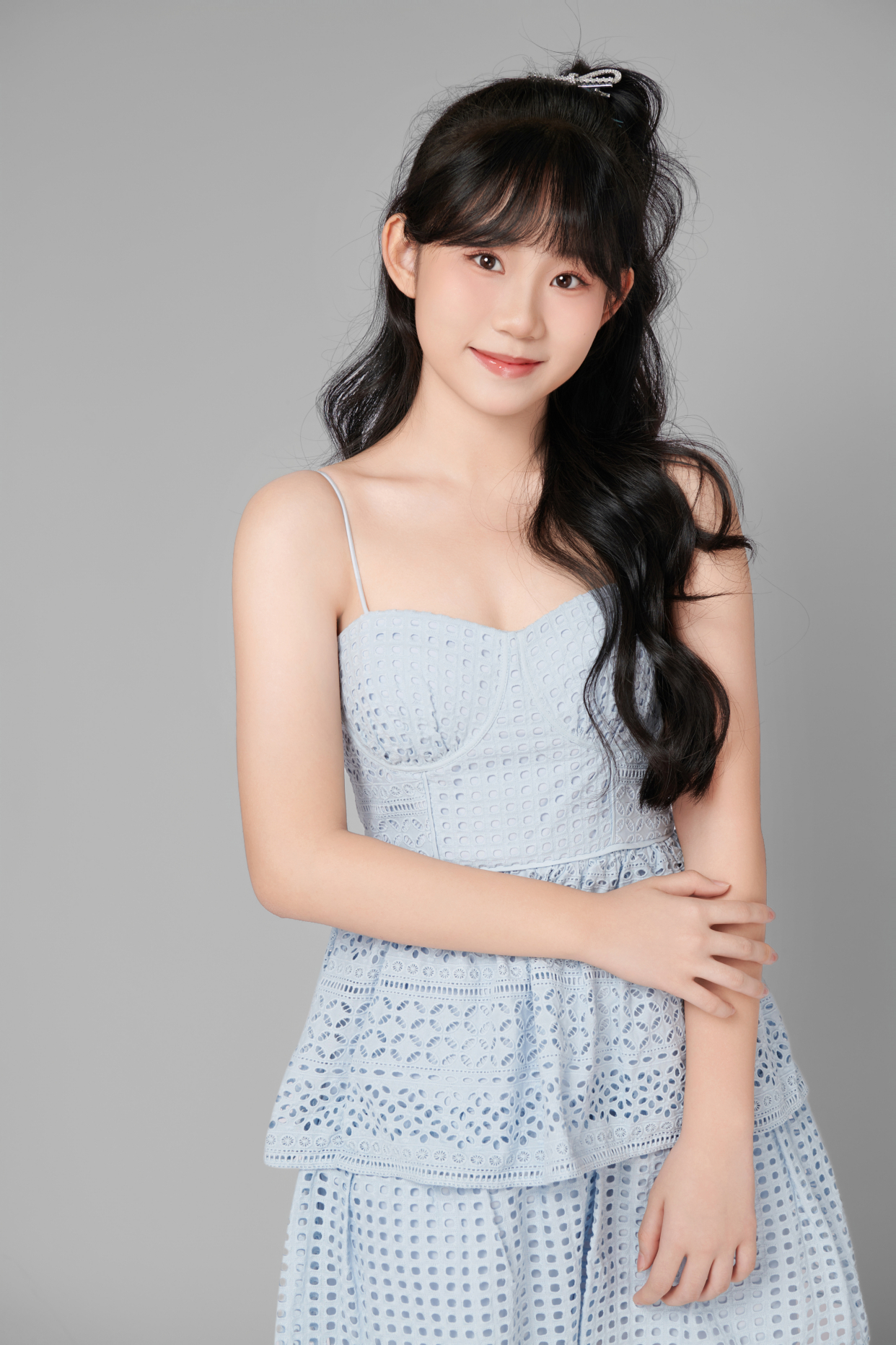 data-id="uxnfytibygbs">2016年,龙紫岚参加《中央电视台少儿春晚》