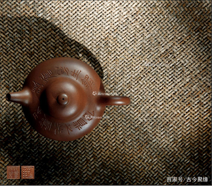 青磁    壺   【作者】金  一 坤 五把传奇景舟石瓢壶上的陶刻名家：谈尧坤_搜狐网