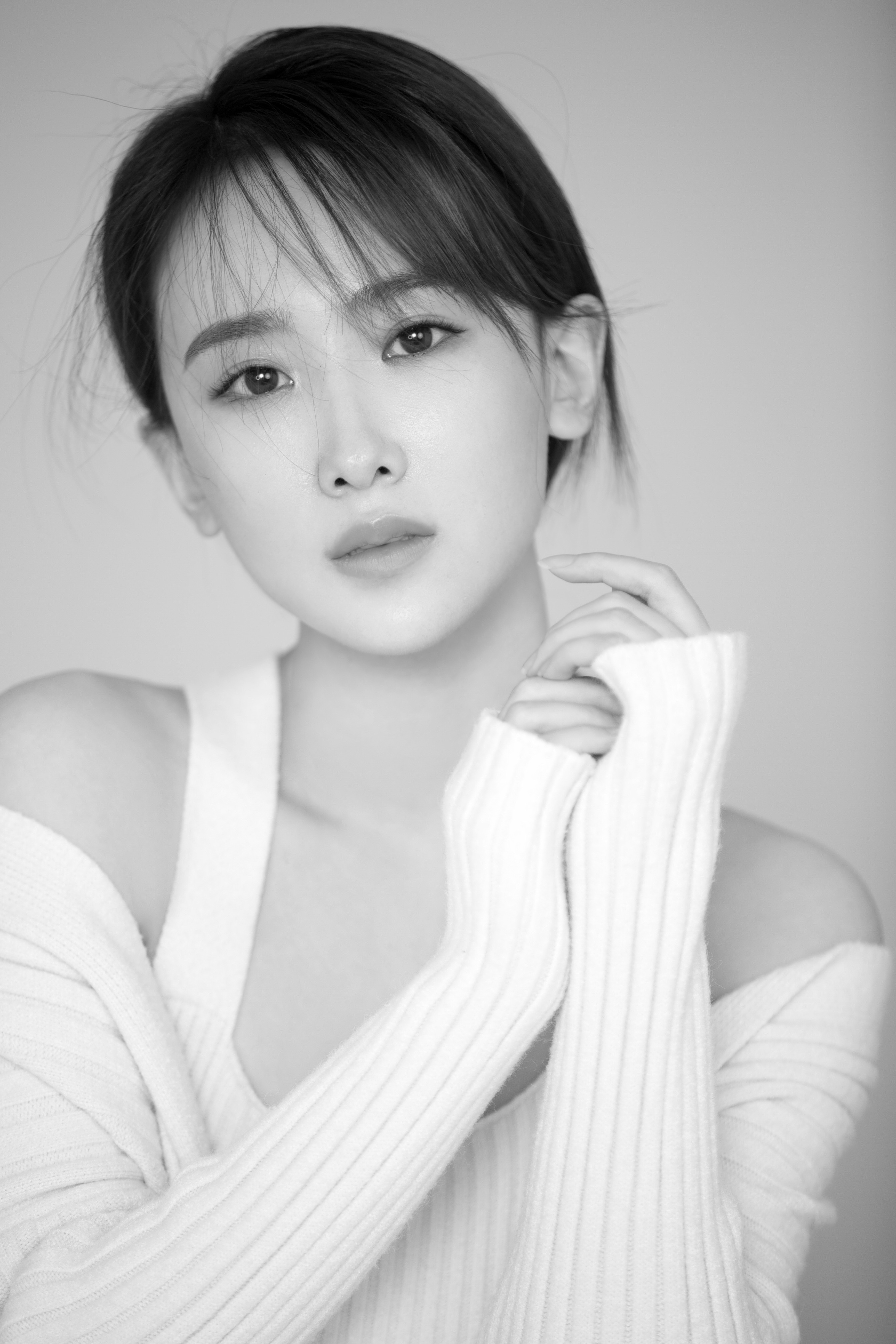  p>秦艺嘉,6月8日出生于北京市,中国内地女演员,毕业于 a target="