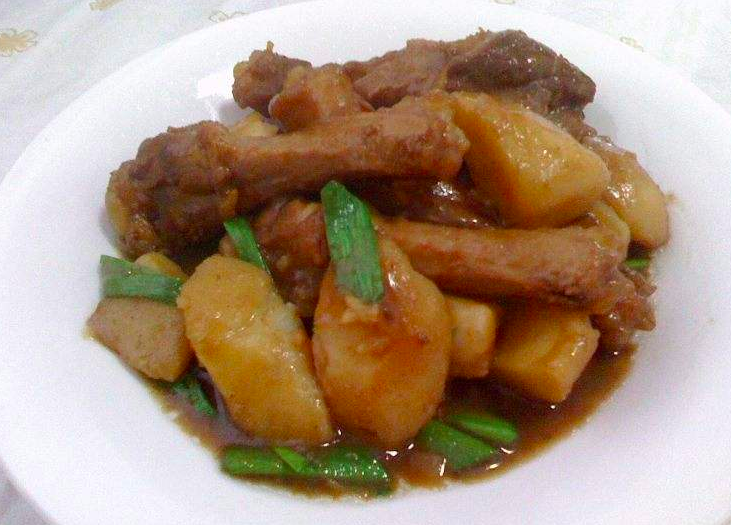 土豆炖鸭翅根