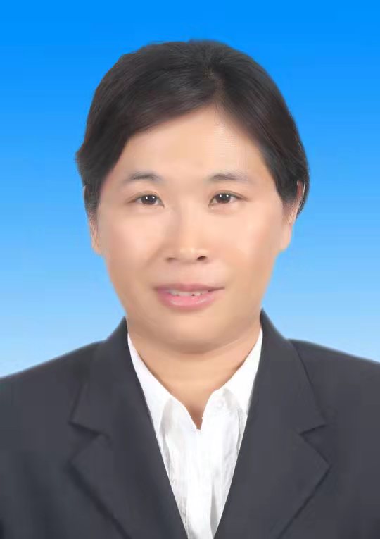 汉族,1973年2月生,中共党员,大学学历,赤峰市农牧局党组成员,副局长