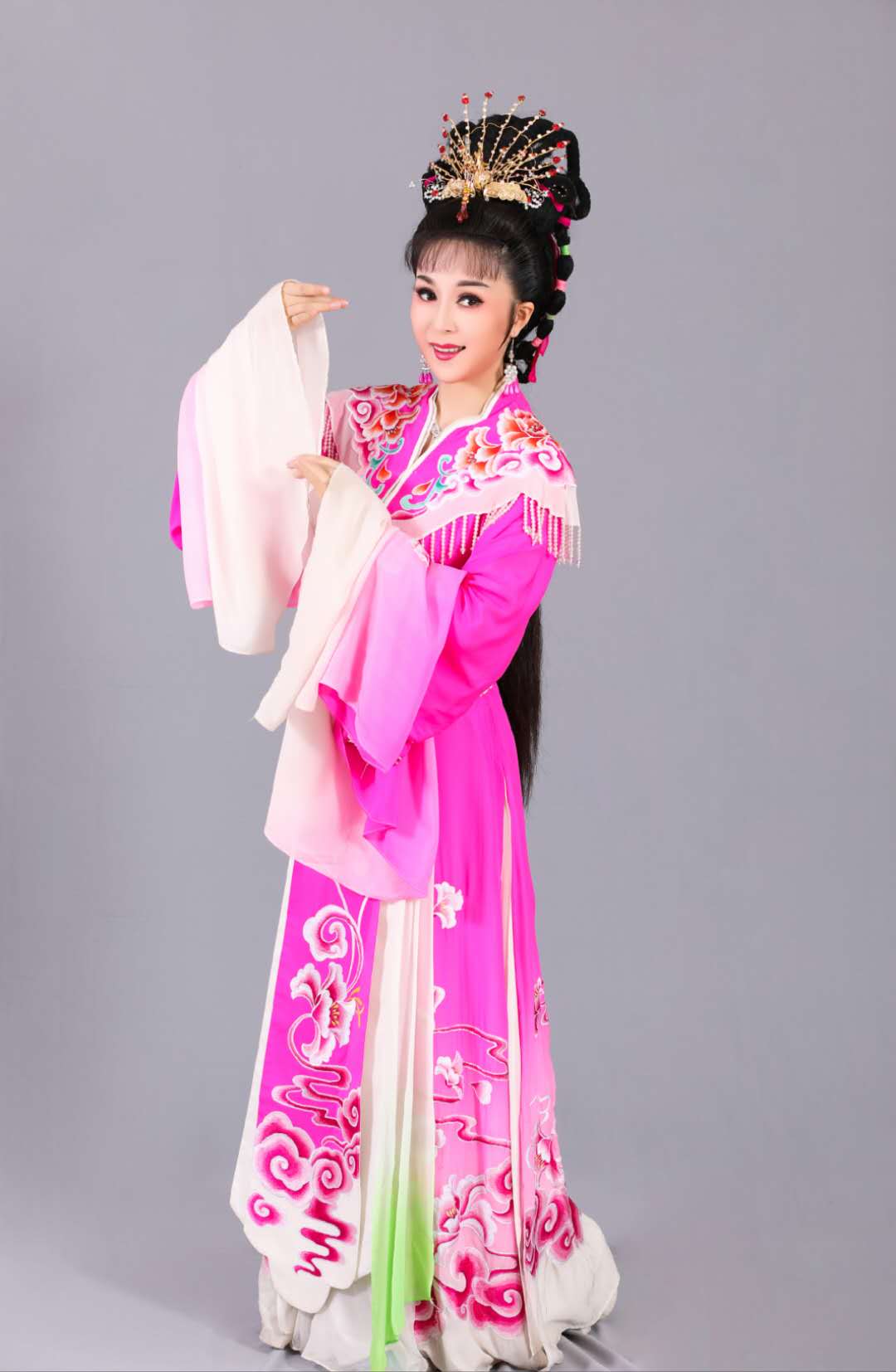  p data-id="go063ufx6c">袁媛,毕业于安徽省艺术学校,中国黄梅戏女