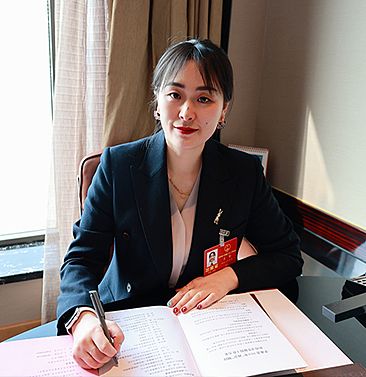 data-id="ttqng1mjve6b">王莹,女,汉族,1990年3月出生,甘肃省人大代表