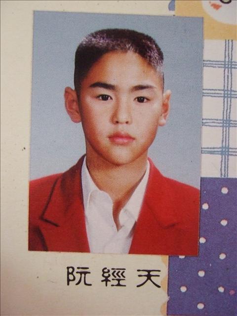 ,1982年11月8日出生于中国台湾台中市