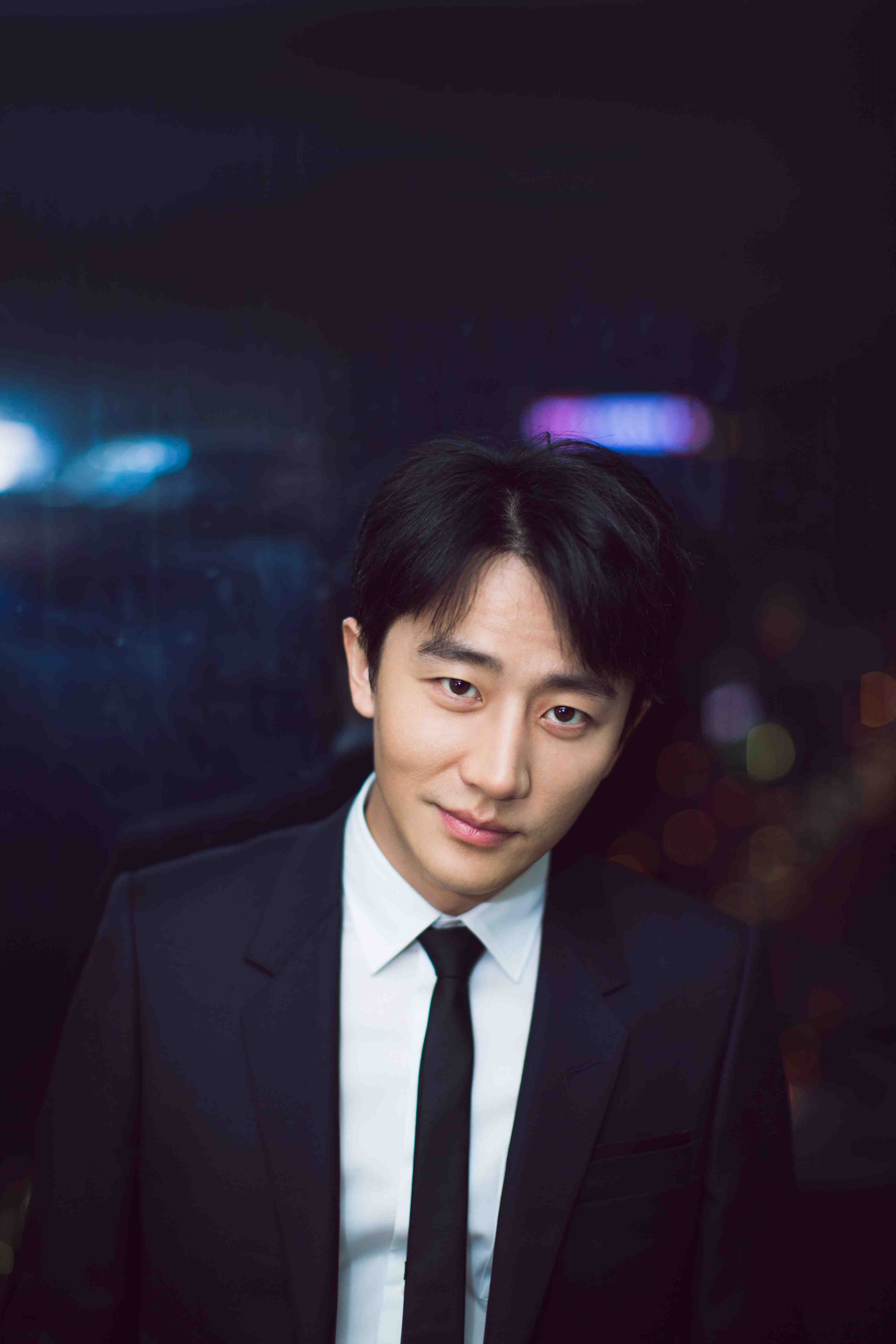  p>黄轩,1985年3月3日出生于甘肃省兰州市,中国内地影视男演员,毕业于