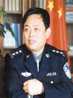 中共党员,一级警督,本科学历,曾任莱州市公安局党委书记