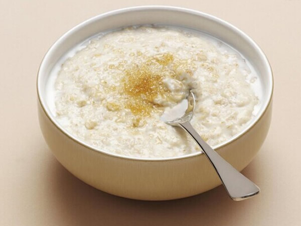 麦片牛奶粥