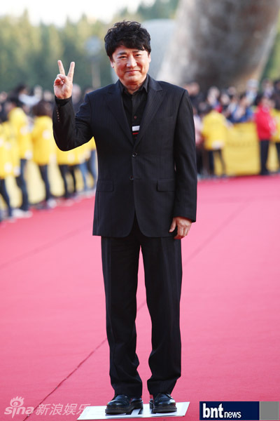  p>李英河,韩国男演员.