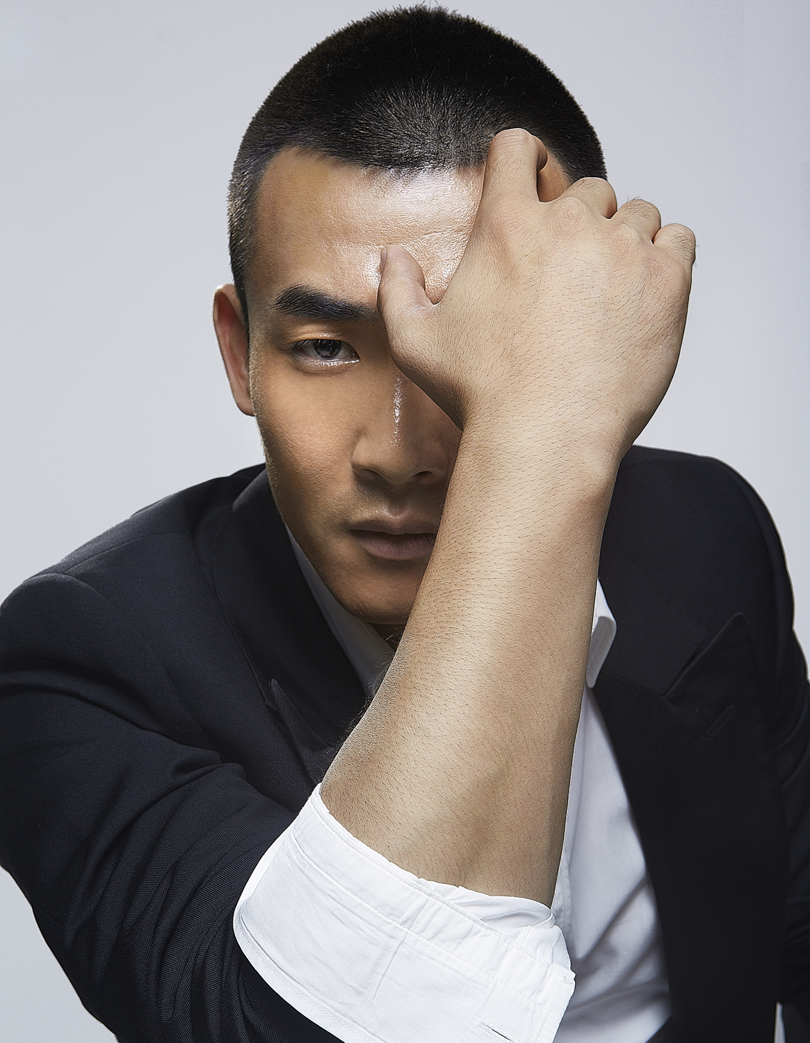 ="gnszyr33qg">魏炳桦,1982年10月3日出生于陕西咸阳,中国内地男演员