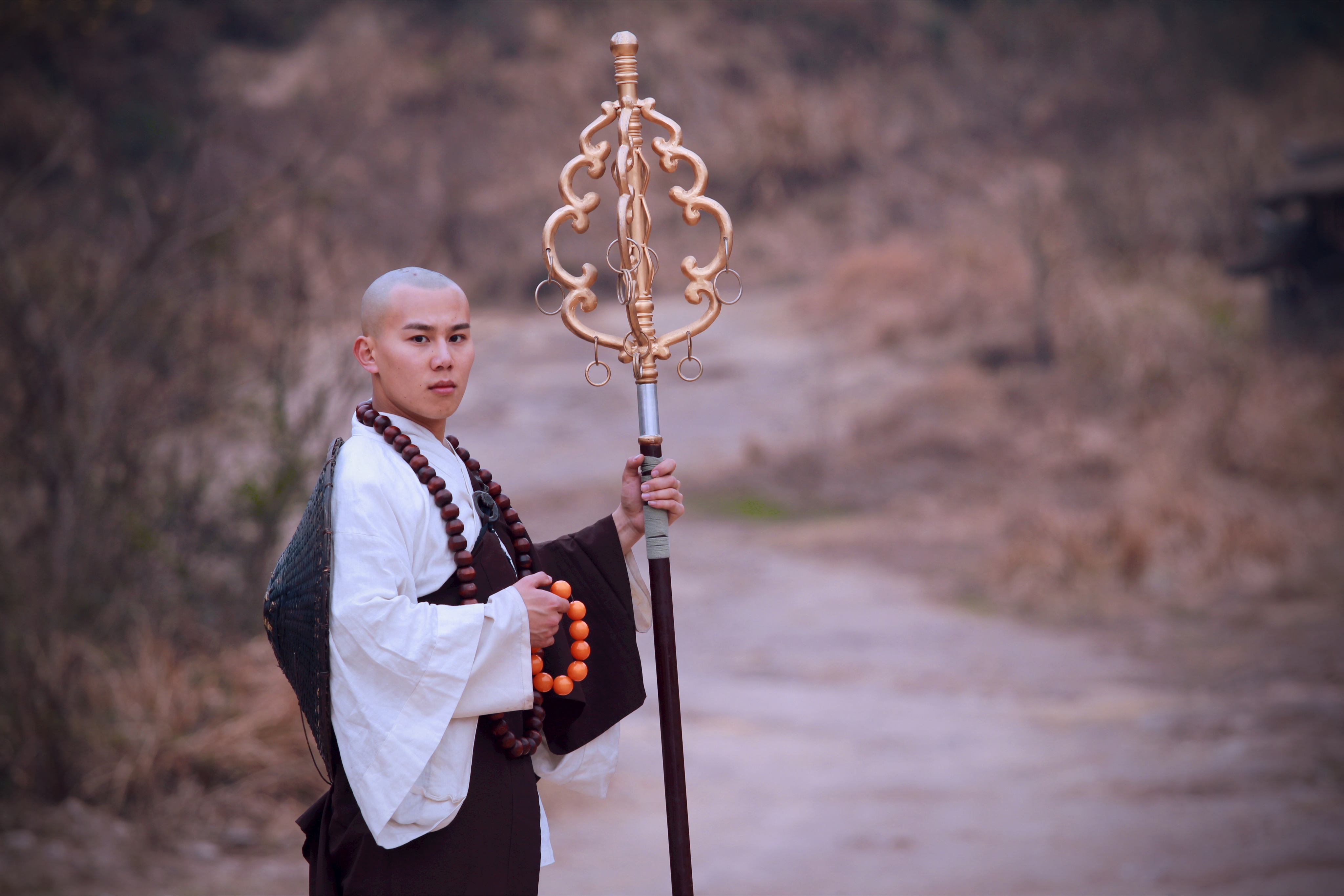  p data-id="gnxa32zjz8">高嵩,演员,双语主持人.