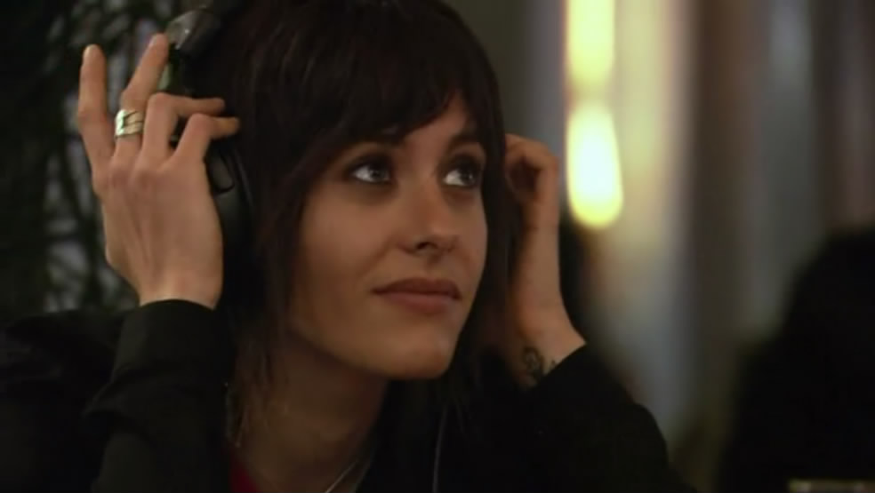  p>《拉字至上》(the l word)是美国showtime电视台于2004年1月18日