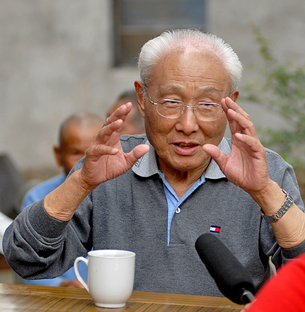  p>仲星火(1924年2月5日—2014年12月25日),出生于安徽省亳州市,中国