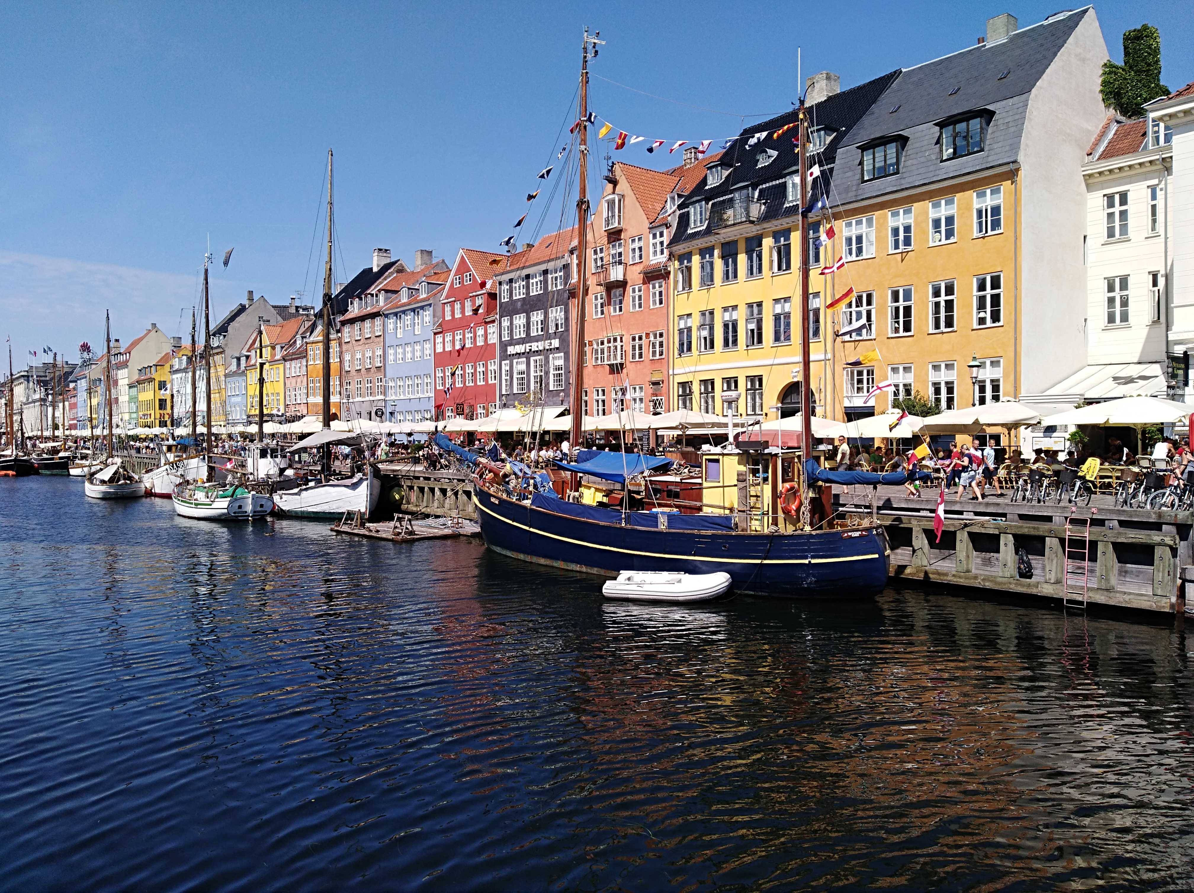  p data-id="gnwwzkzgn0">丹麦-新港是一条人工运河,建于1669年至1673