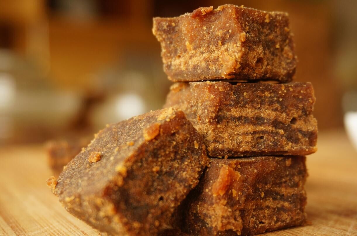  p>红糖(brown sugar)指带蜜的 a target="_blank" href="/item/甘蔗