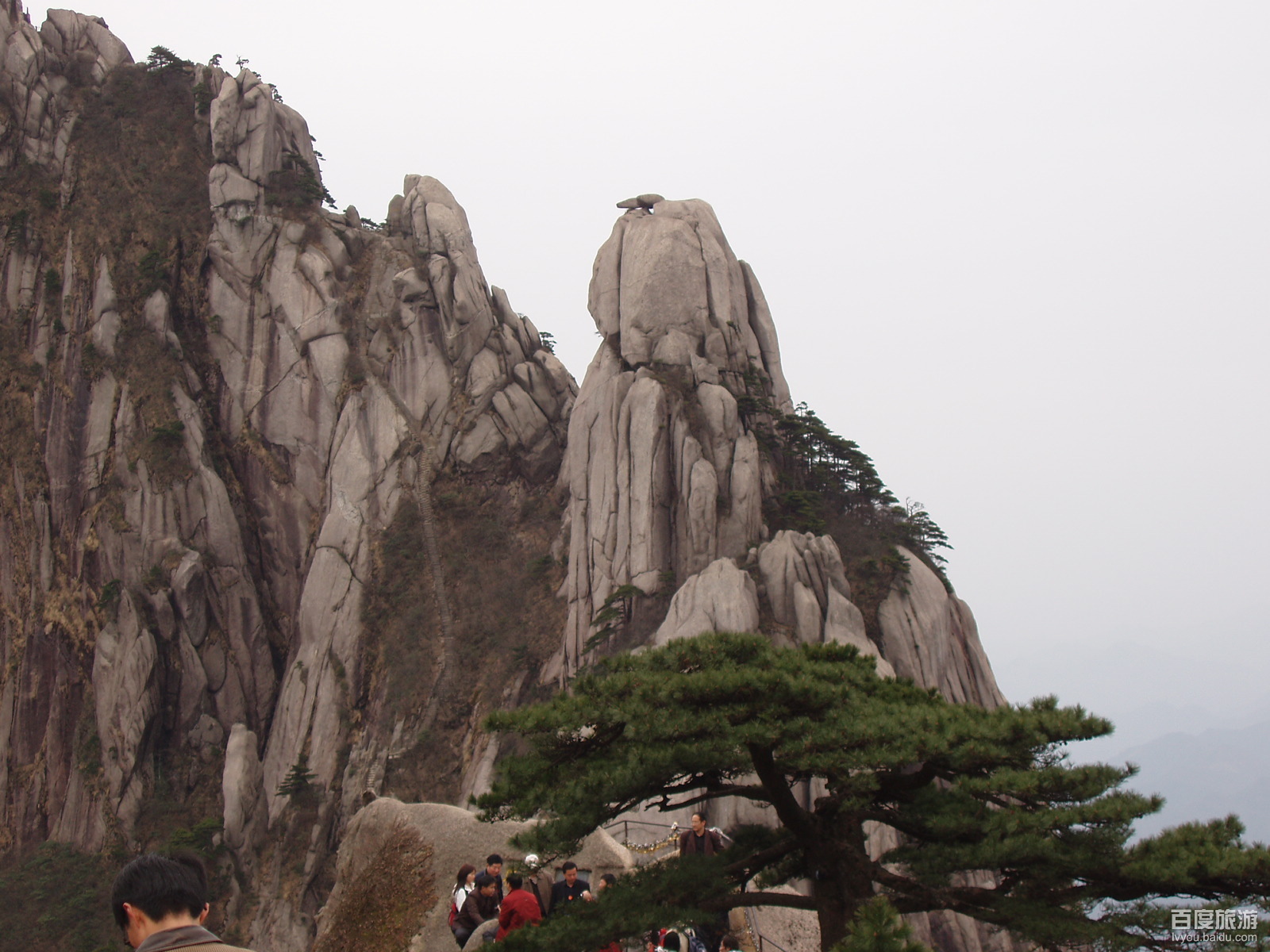  p data-id="gnx0kl0l62">松鼠跳天都为黄山耕云峰上一巧石,酷似活泼