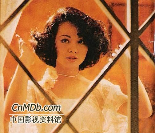  p>《街灯下》是一首 a target="_blank" href="/item/崔苔菁/3023424