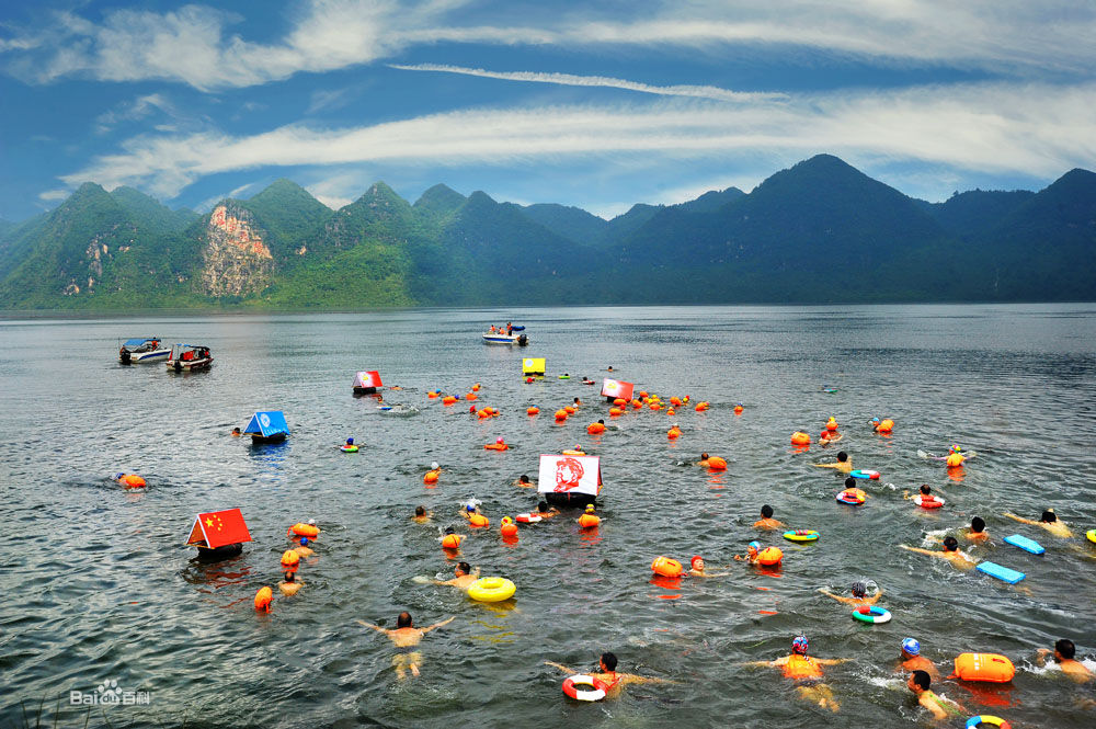  p>江界河镇是瓮安县最年轻的乡镇之一,于2012年3月经贵州省人民政府