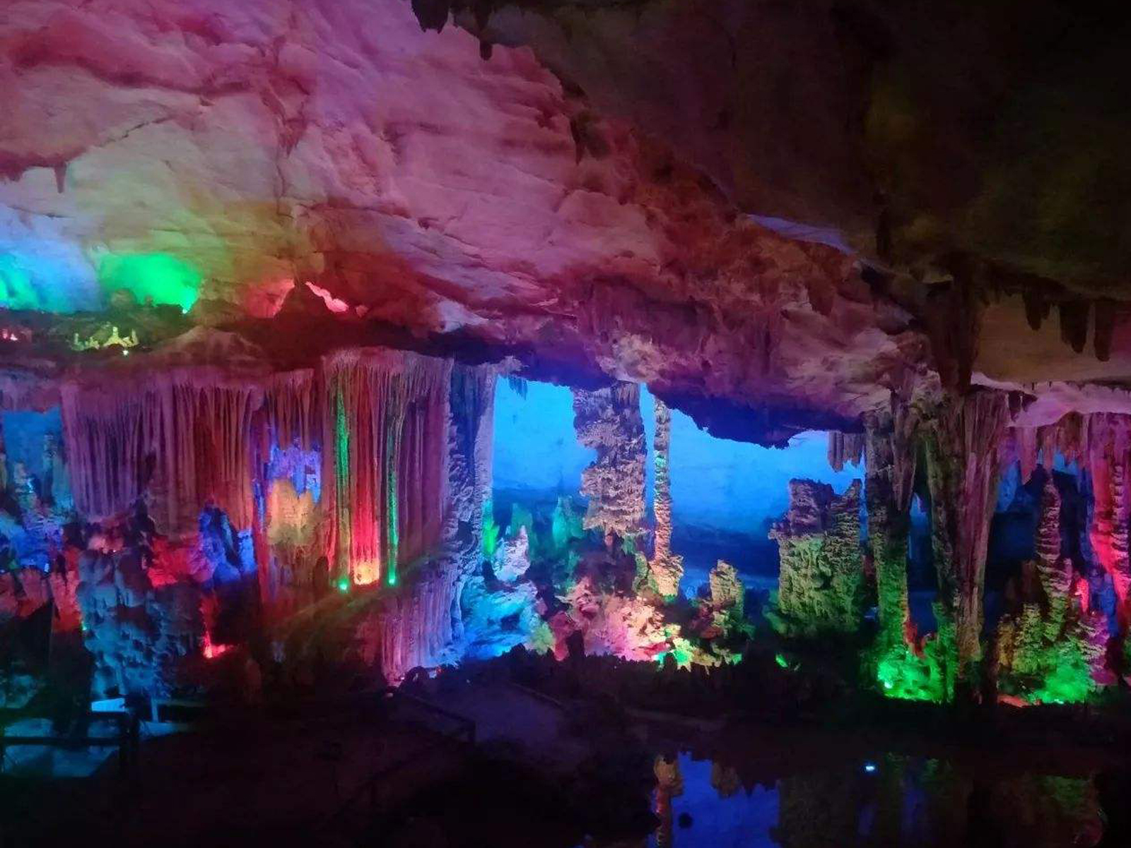  p data-id="gnx0oir75n">封开龙山景区是广东省级 a target="_blank"