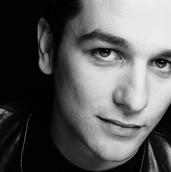  p>马修·瑞斯(matthew rhys),原名matthew rhys evans.