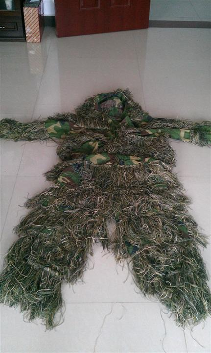  p data-id="gnwl7gql54">"吉利服"(ghillie su