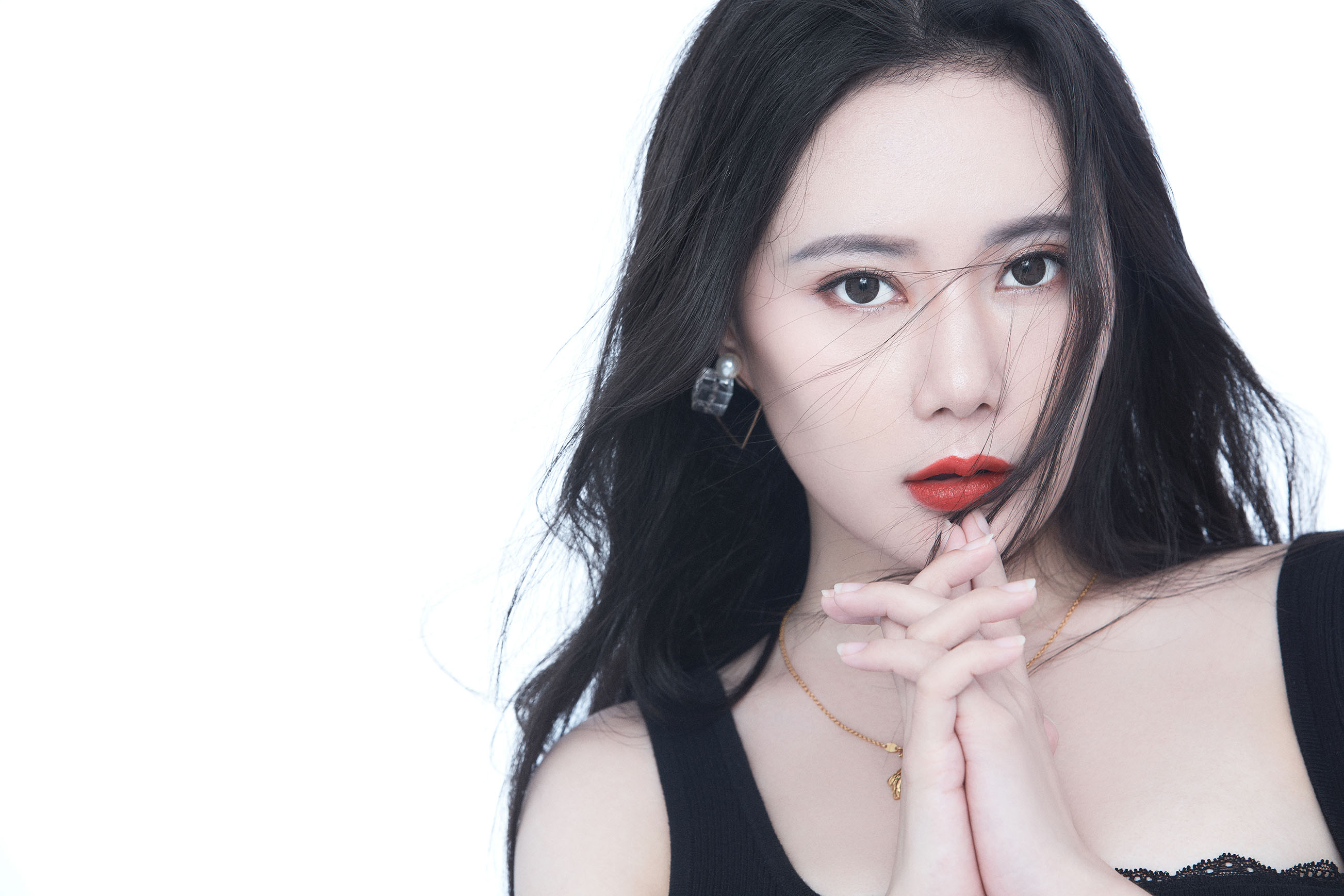  p>李朵,1972年11月28日出生于陕西西安,中国内地女演员,代表作品《 a