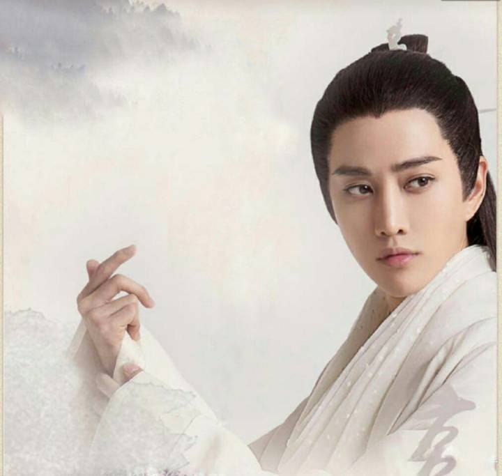  p>披拉·尼迪裴善官(mike),1989年12月19日出生于泰国,泰国流行乐男