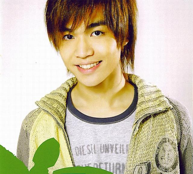  /p> p>2004年,张峰奇出道.