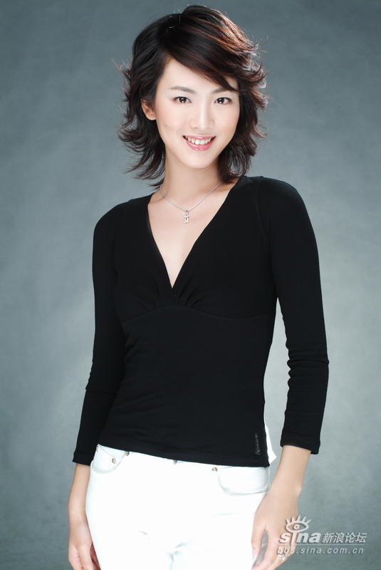  p data-id="gnbuvhl7vj">杨爽,凤凰卫视主持人,1983年出生于重庆市 a