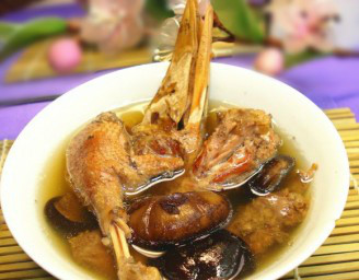  p>香菇炖老鸭,是中国非常有名的家常菜之一.