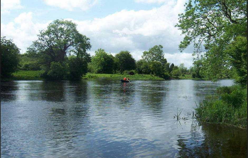  p>香农河(爱尔兰语:sionainn,英语:river shannon) 是爱尔兰主要河流