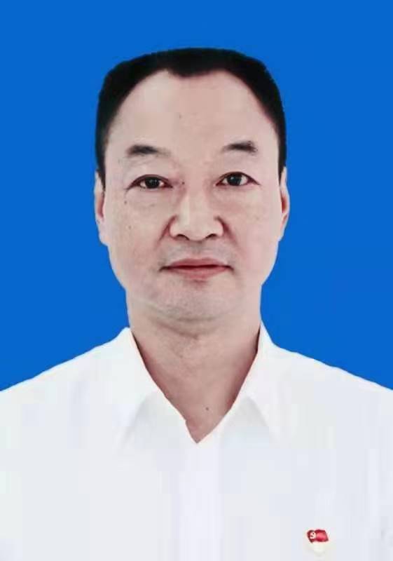  p data-id="gnbil9mrvk">夏红色,男,汉族,江西贵溪人,1967年10月出生