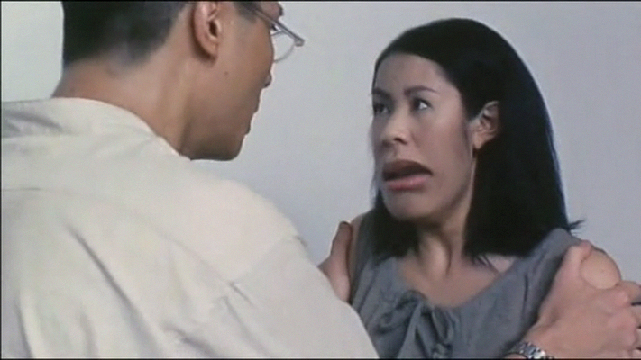  p>《山村老尸》是由寰宇电影公司于1999年拍摄发行的一部恐怖片.