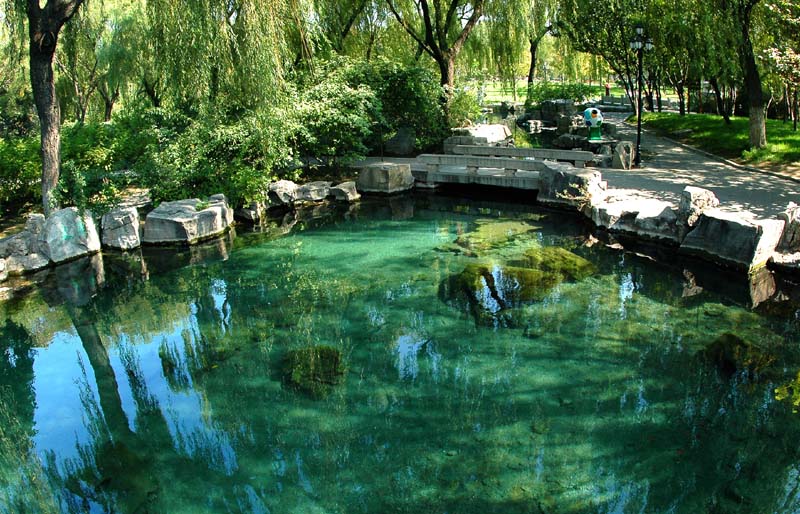  p>濂泉(俗称陈家池子),《济南市志》收录,泉水以料 a href="#">石砌 