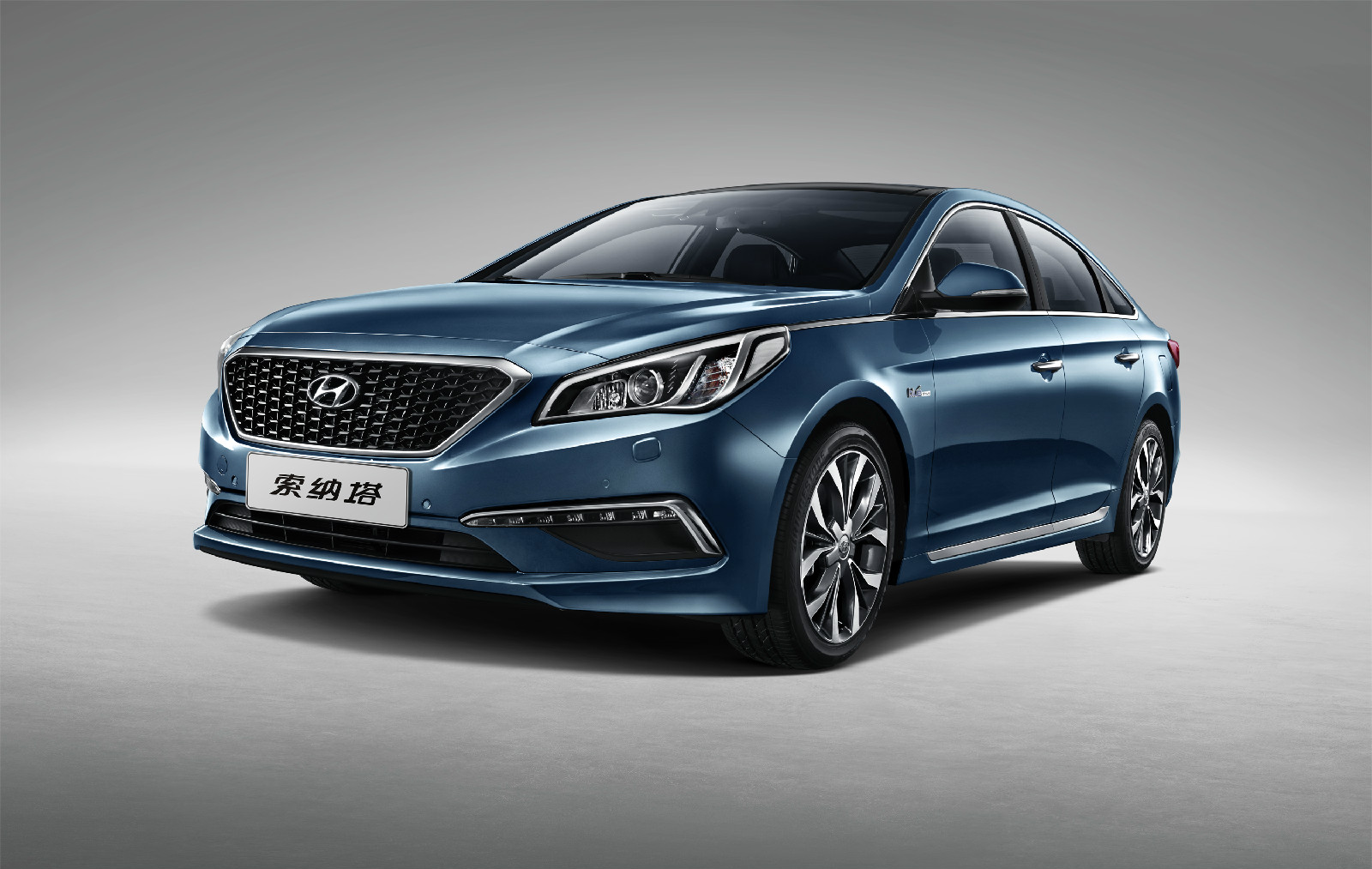  p>索纳塔sonata作为传承30年的知名品牌,先后在韩国,欧洲,北美,中国