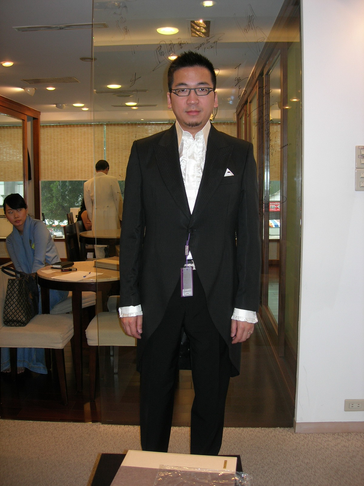  p data-id="go00bkn3ui">王世均,台湾模特儿洪晓蕾丈夫.