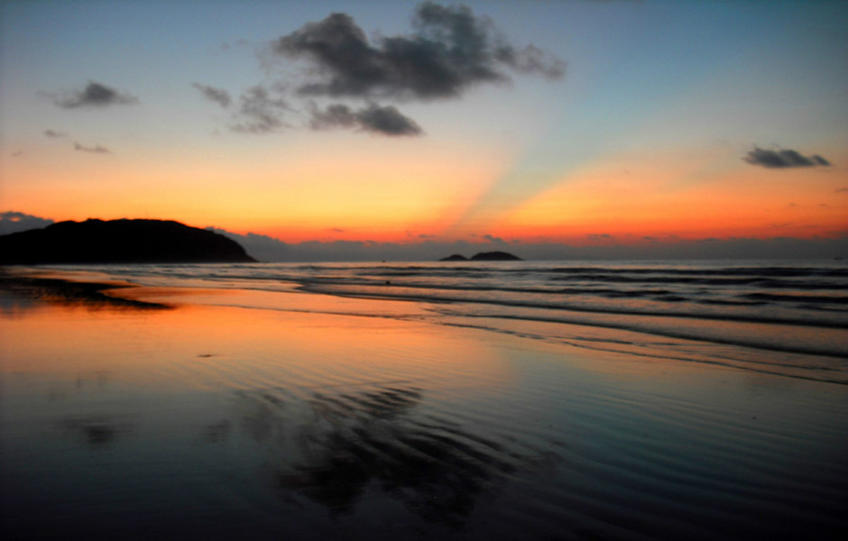  p>珠海金海滩(又名金沙滩)旅游度假区,位于 a href="#" data-lemmaid