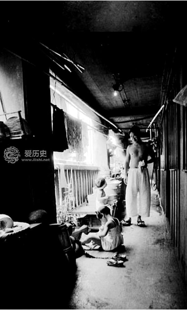 日本强虏朝鲜人采矿的军舰岛真实照片曾是人口密度最大的地区 百科ta说