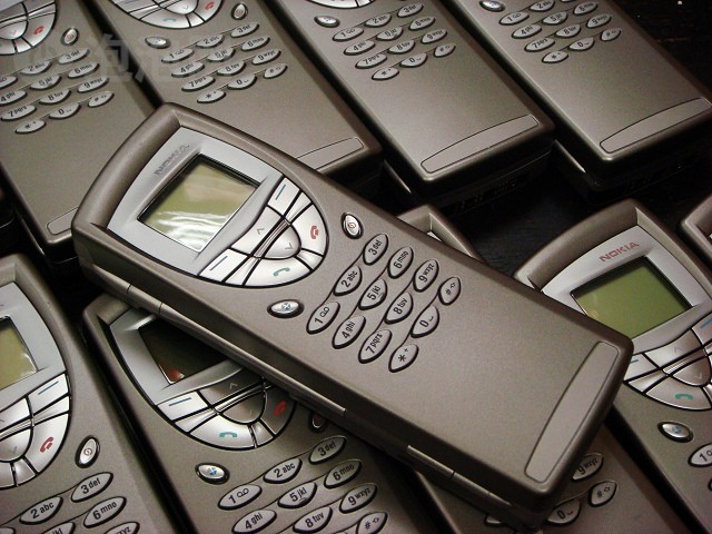  p>诺基亚9210c是诺基亚2002年上市的手机.