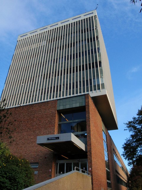  p>埃克塞特大学(university of exeter),又名埃克斯特大学,是一所