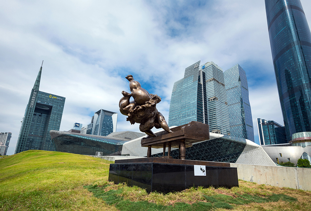 学院雕塑系,现为全国政协委员,中国美术家协会理事,广州雕塑院院长, a