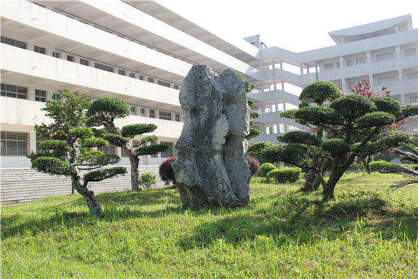  p>临澧县第一中学(linli county first school)位于湖南省 a href="