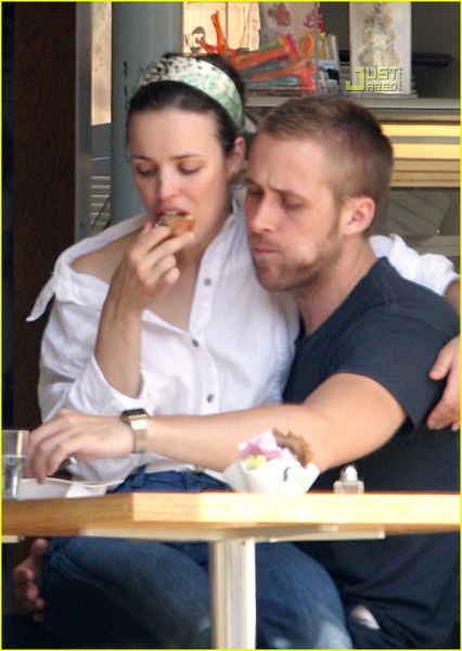  p>瑞恩·高斯林(ryan gosling),1980年11月12日出生于加拿大安大略省