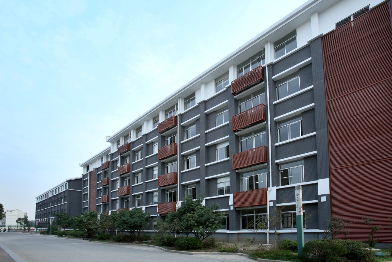 江苏省江阴市第一中学