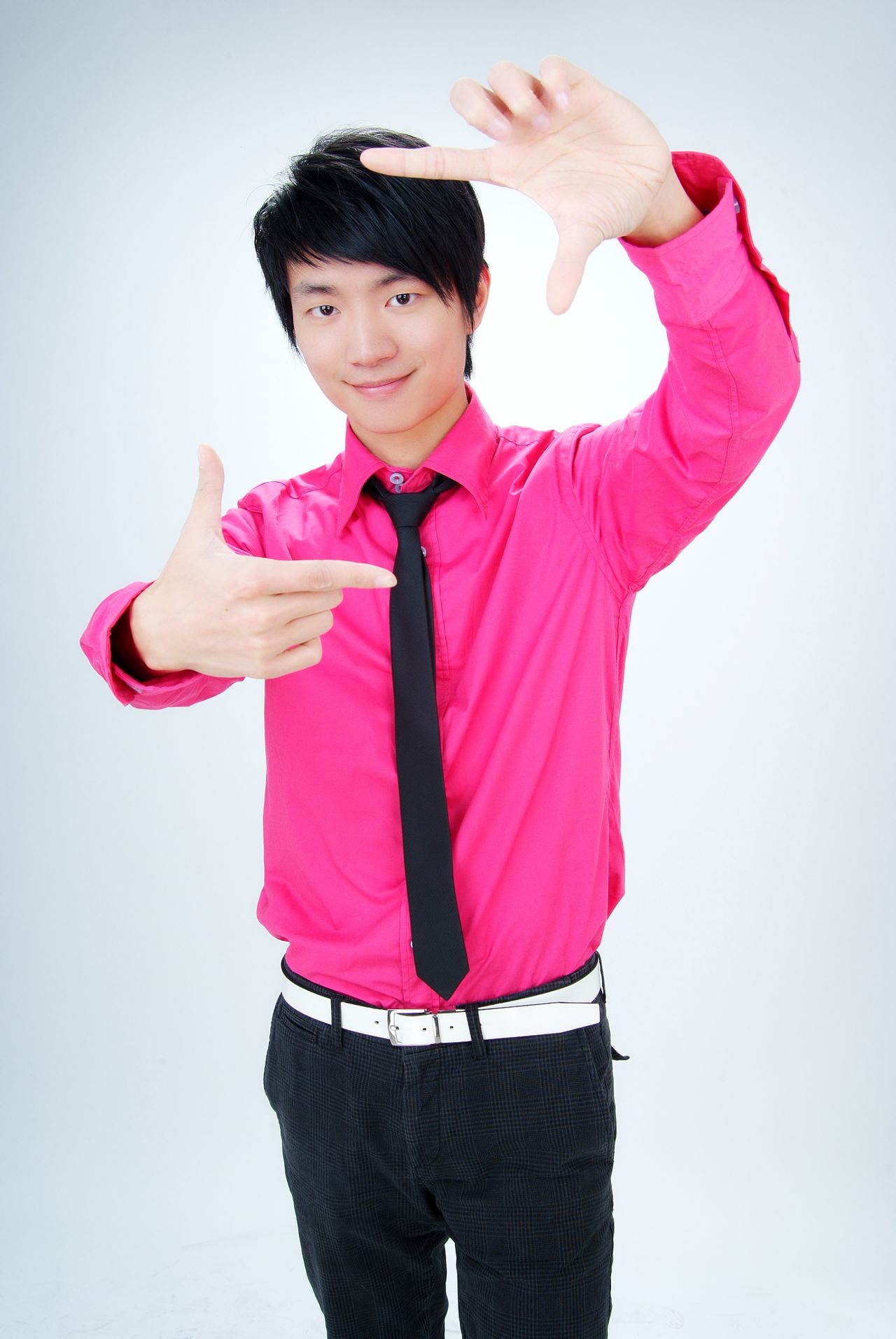 原名江明远,湖北交通广播电台主持人,主持私家车广播《天下一锅烩》